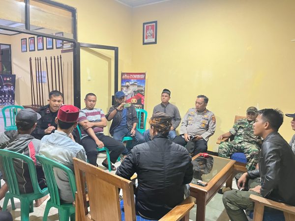 Aksi Damai Masyarakat Kampung Sukajadi, Desa Babakan Dipimpin Sekdes