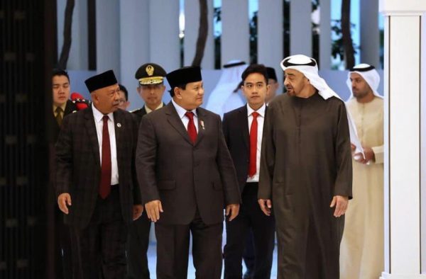 Presiden Terpilih  Prabowo Subianto Bersama Wakil Presiden terpilih Gibran Rakabuming Raka memenuhi undangan dari Presiden Uni Emirat Arab (UAE)