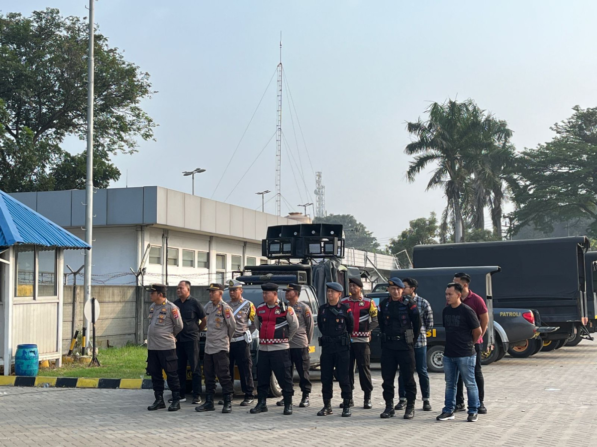 Polres Serang Melaksanakan Apel Pengamanan Aksi Damai Jilid V dari Presidium Masyarakat Banten Bersatu (MBB) ke PT. Nikomas Gemilang