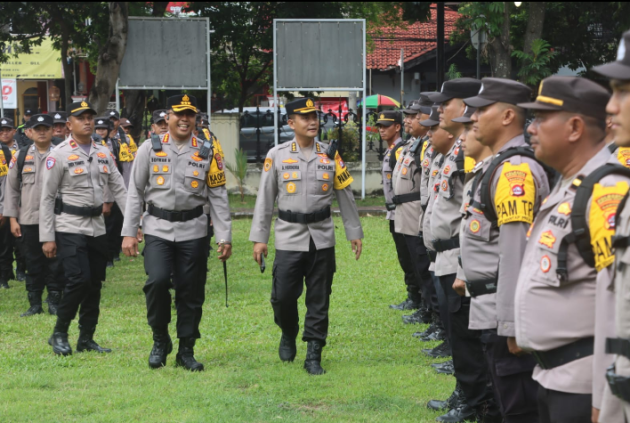 Pastikan Siap, Karo SDM Polda Banten Pimpin Apel Pergeseran Pasukan Pengamanan TPS di Kota Serang