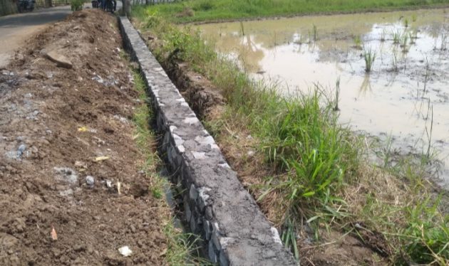Pekerjaan Proyek TPT di Desa Ranca Labuh Diduga Dibiarkan Tidak Transparan